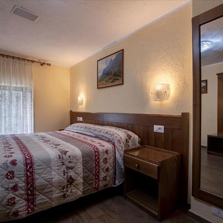 Hotel Cecchin Аоста Экстерьер фото
