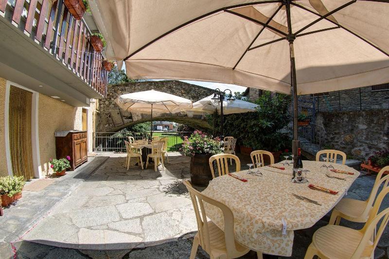 Hotel Cecchin Аоста Экстерьер фото