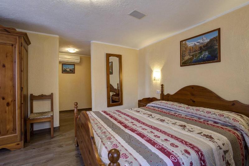 Hotel Cecchin Аоста Экстерьер фото