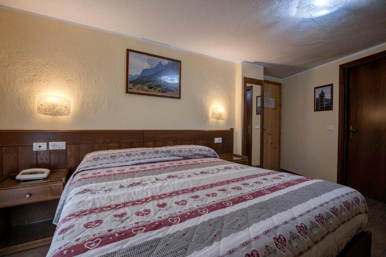 Hotel Cecchin Аоста Экстерьер фото