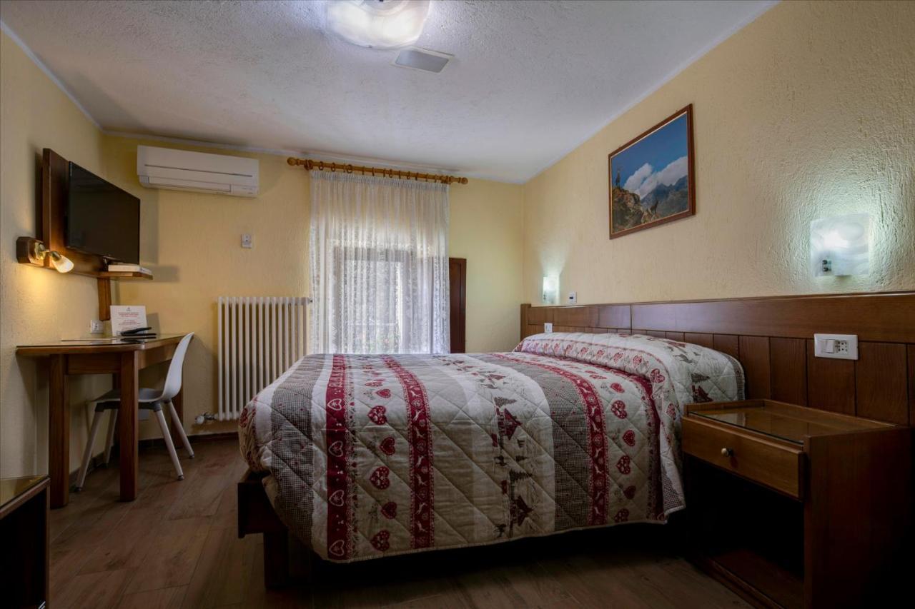 Hotel Cecchin Аоста Экстерьер фото