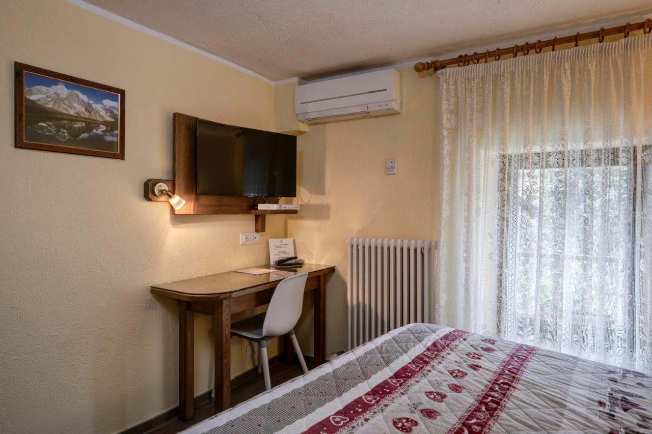 Hotel Cecchin Аоста Экстерьер фото
