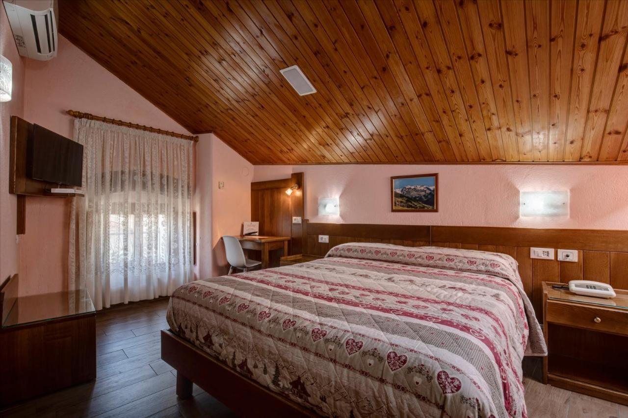 Hotel Cecchin Аоста Экстерьер фото