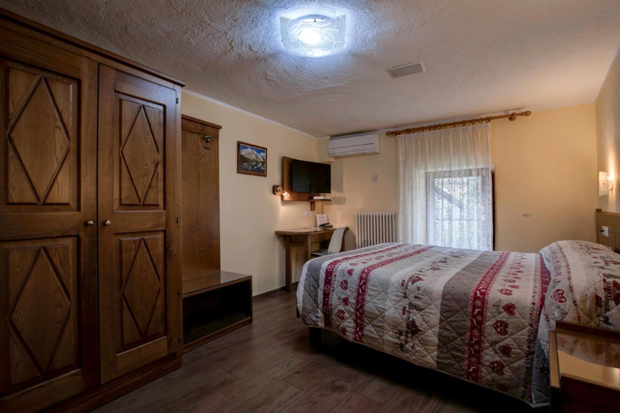 Hotel Cecchin Аоста Экстерьер фото
