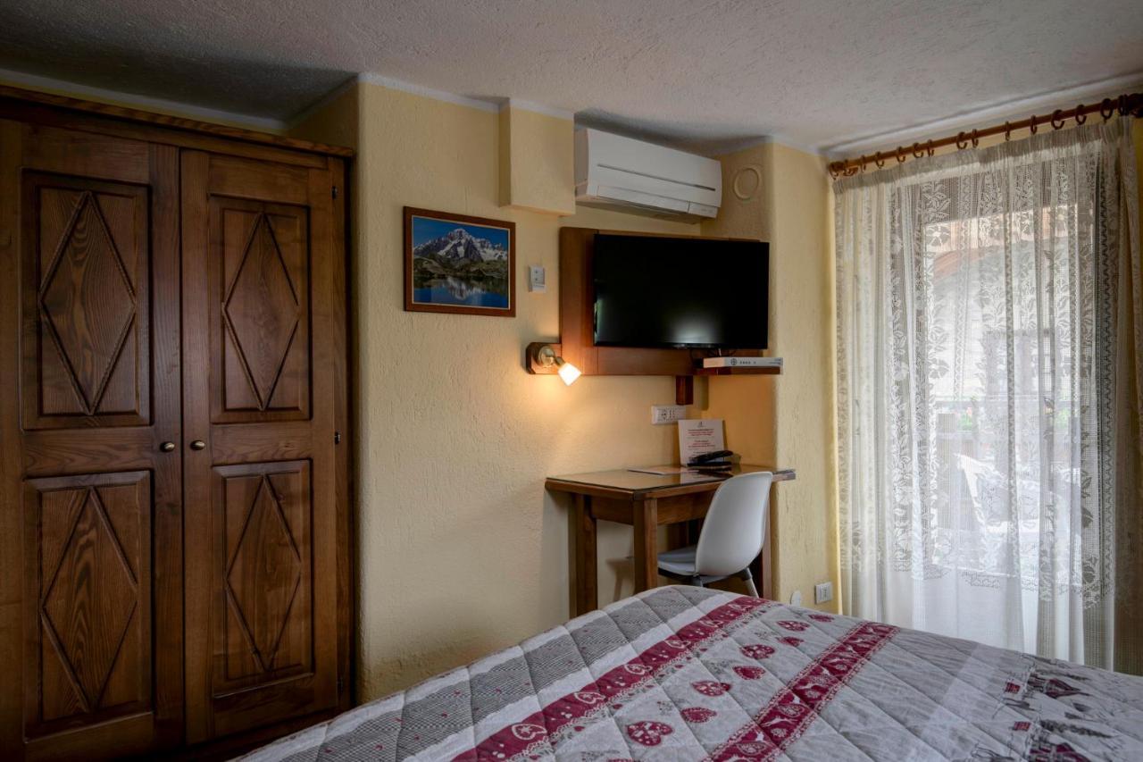 Hotel Cecchin Аоста Экстерьер фото