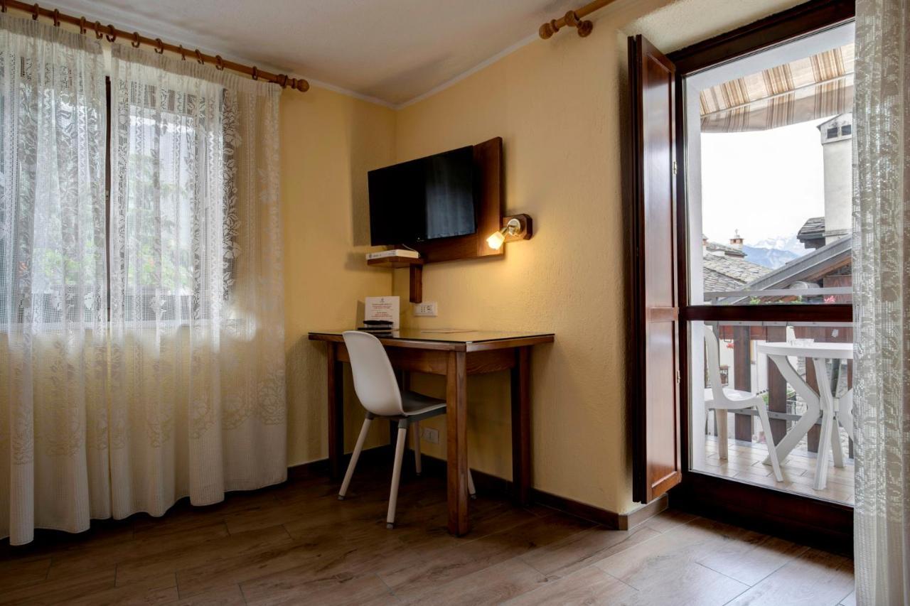 Hotel Cecchin Аоста Экстерьер фото