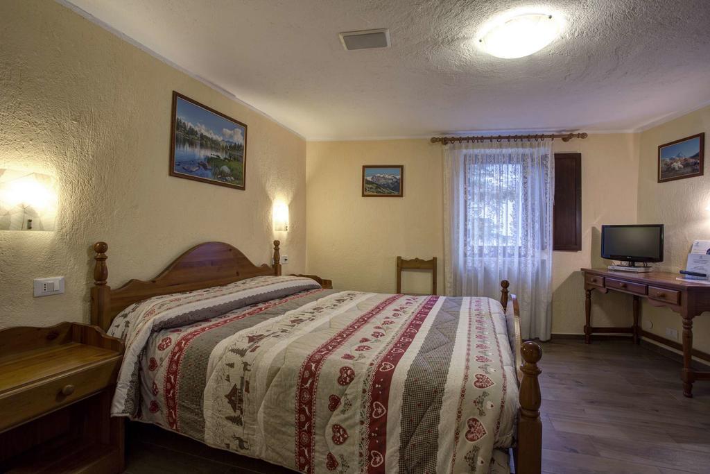 Hotel Cecchin Аоста Экстерьер фото