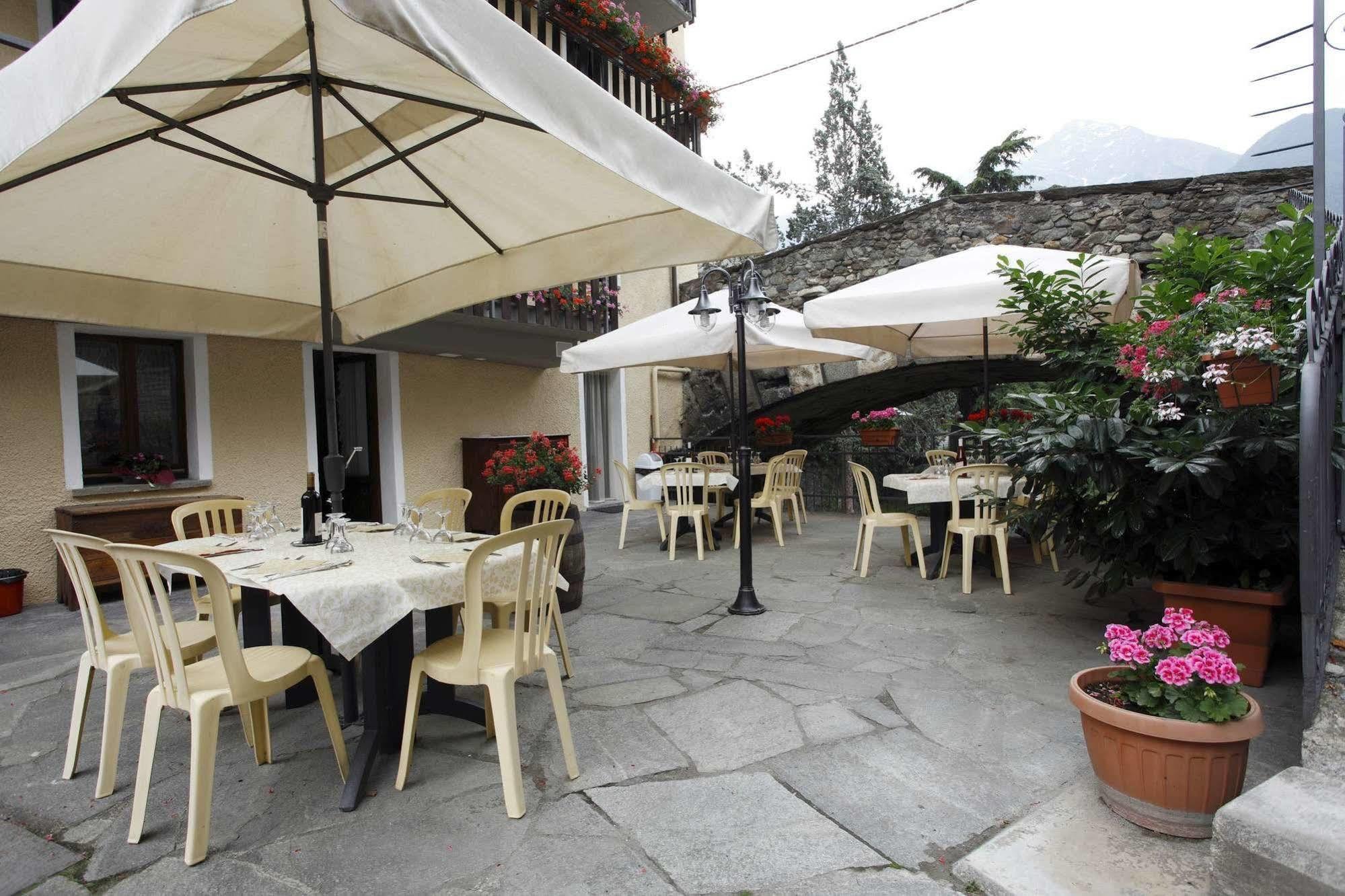 Hotel Cecchin Аоста Экстерьер фото