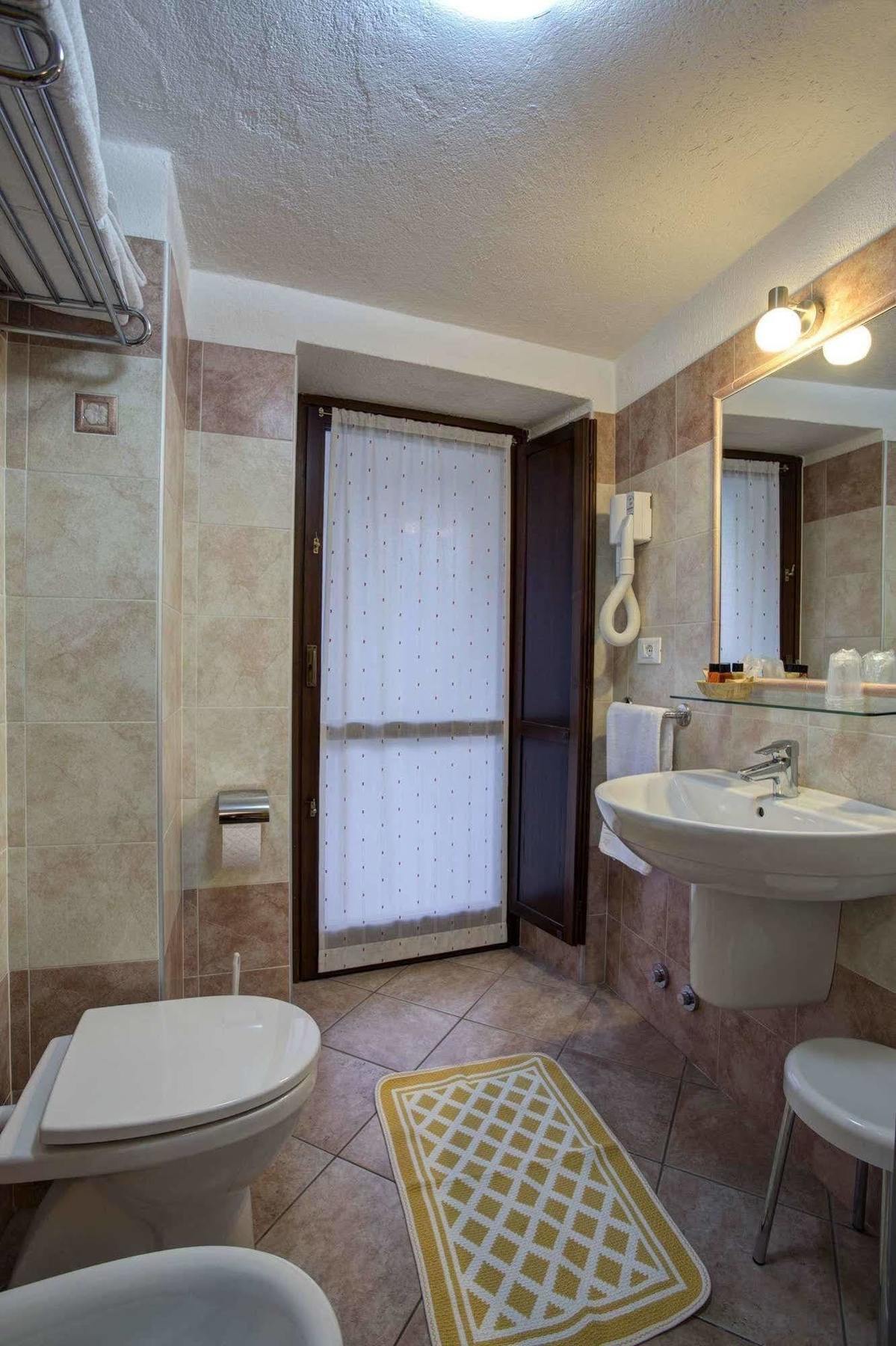 Hotel Cecchin Аоста Экстерьер фото