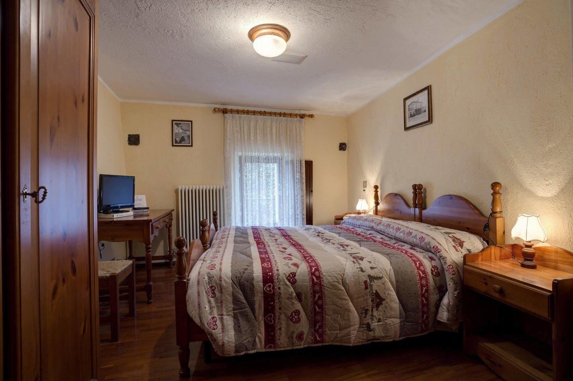 Hotel Cecchin Аоста Экстерьер фото