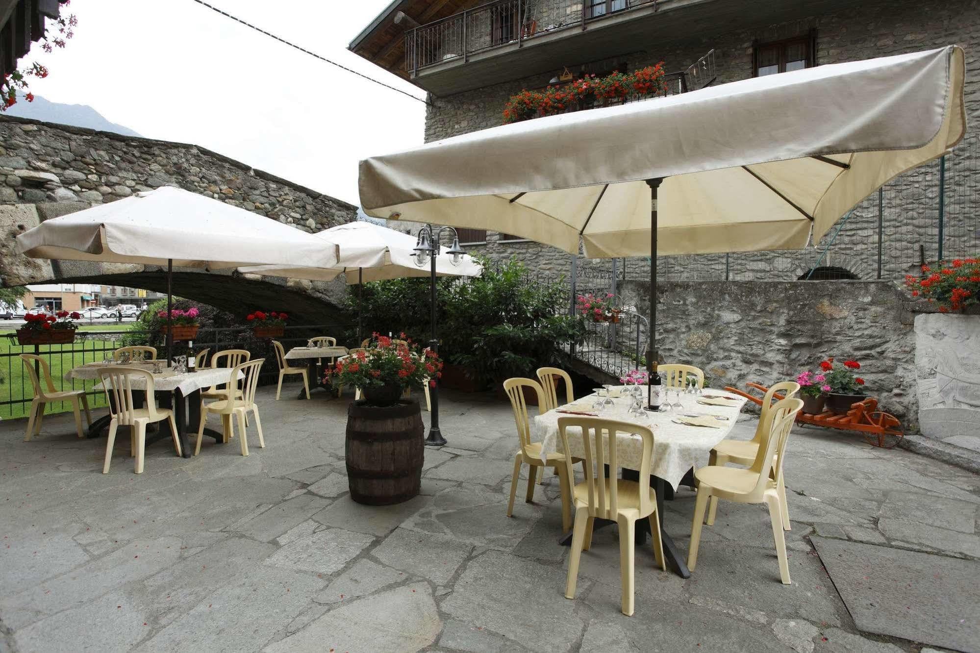 Hotel Cecchin Аоста Экстерьер фото